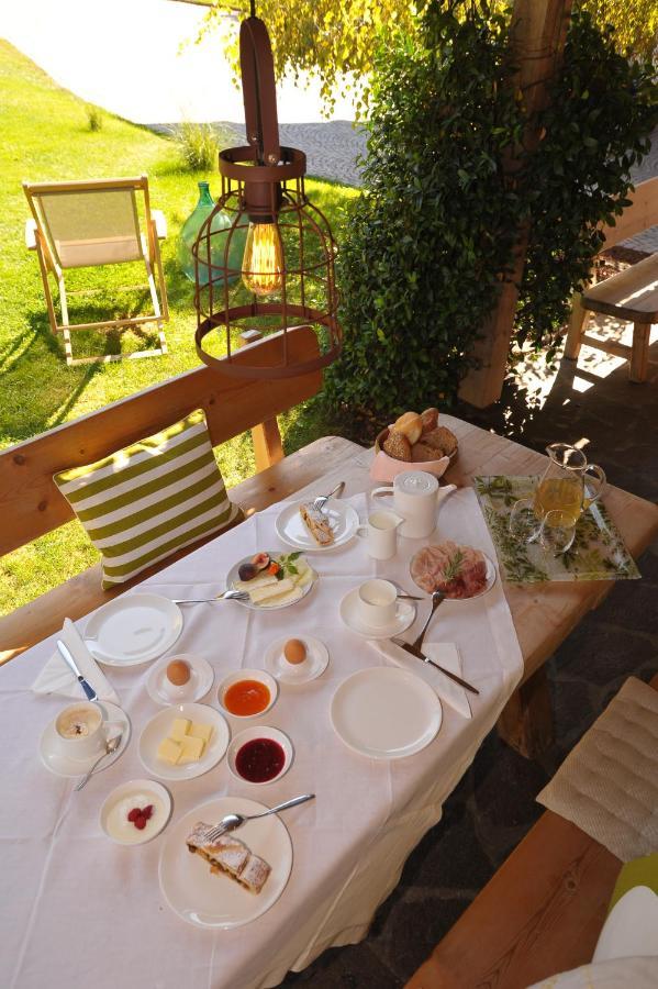 Schiessstandhof Bed & Breakfast Монтаня Екстериор снимка