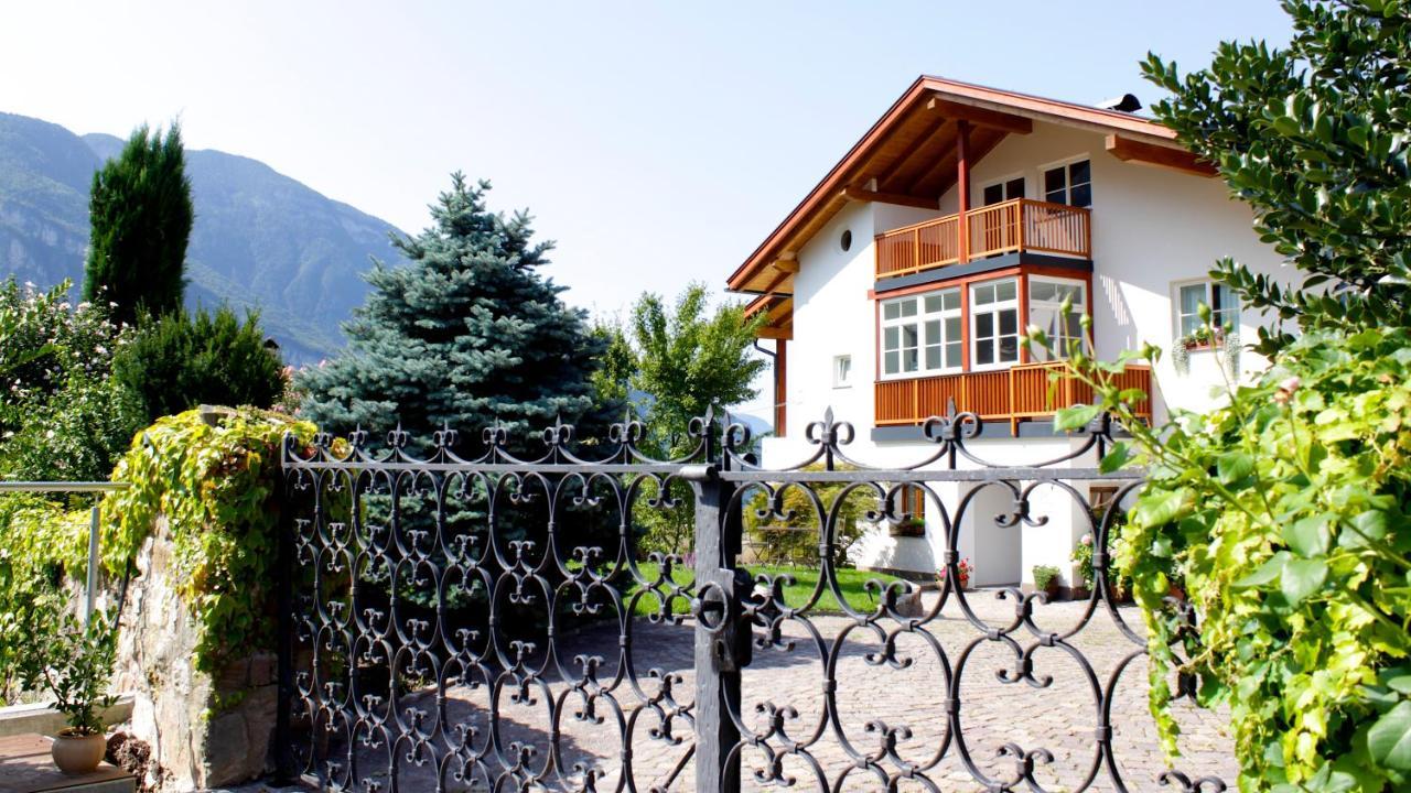 Schiessstandhof Bed & Breakfast Монтаня Екстериор снимка