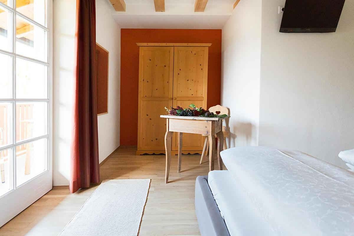 Schiessstandhof Bed & Breakfast Монтаня Екстериор снимка